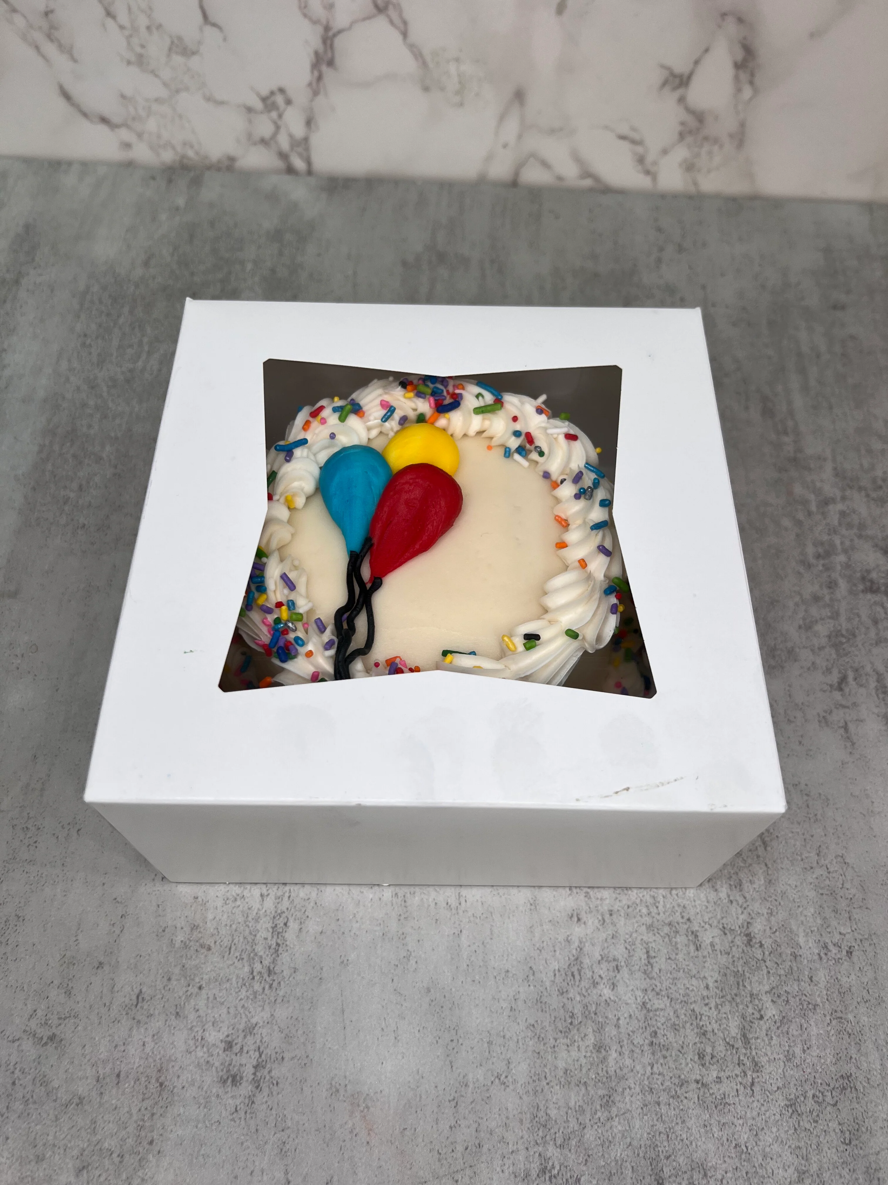 4" Lunchbox Bento Cake (Balloons) - Image 5
