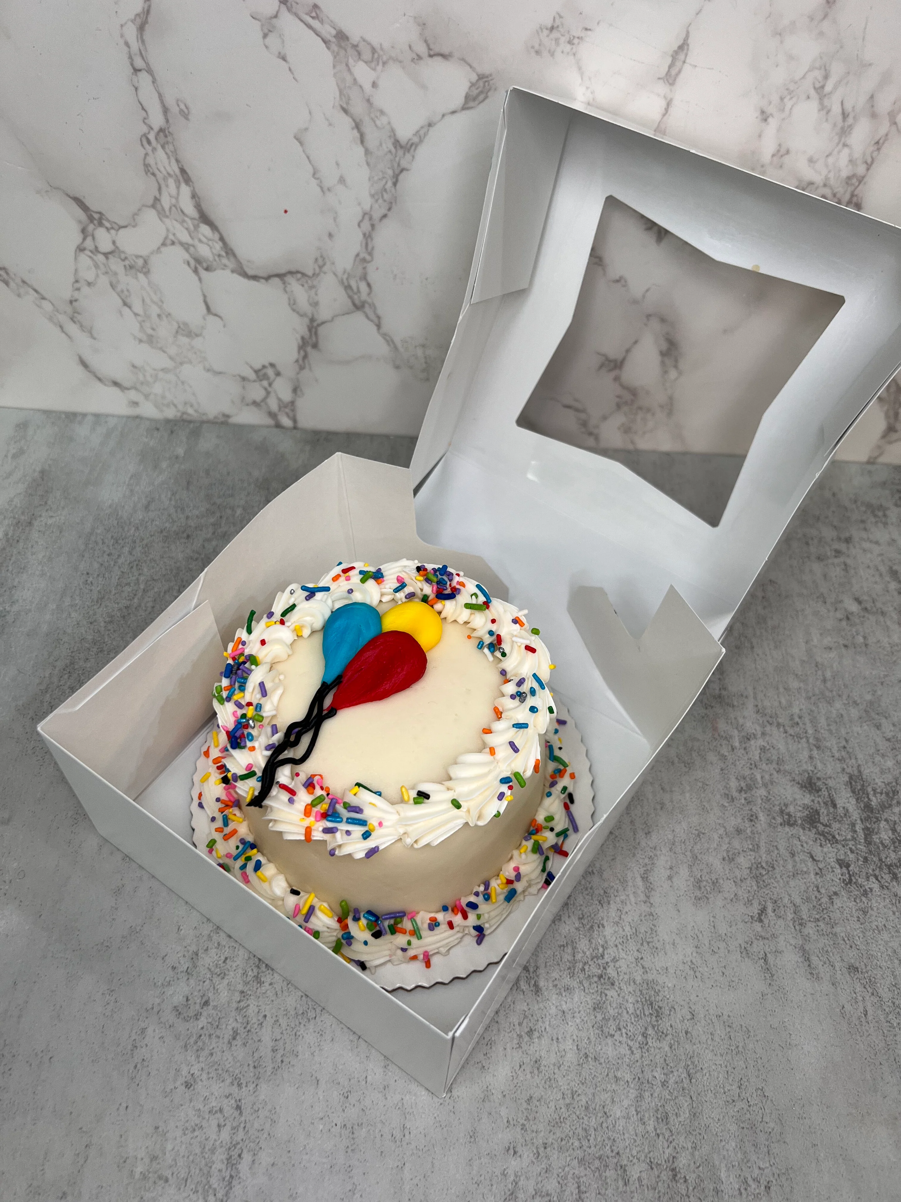 4" Lunchbox Bento Cake (Balloons) - Image 6