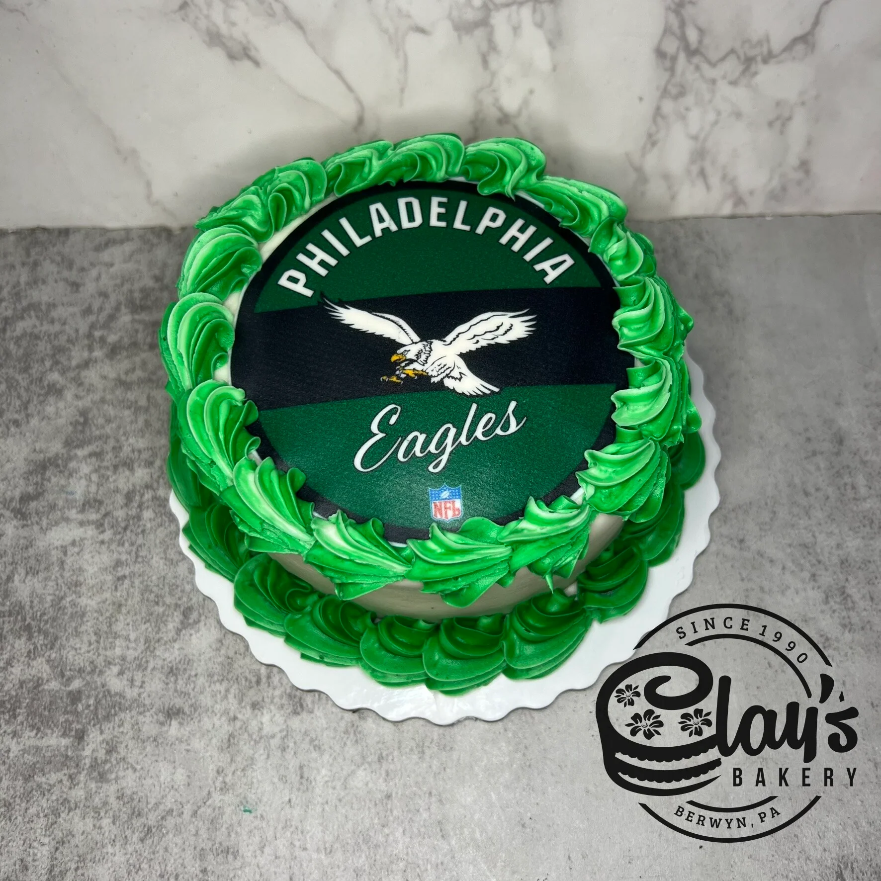 4" Lunchbox Bento Cake (Eagles Football) - Image 3