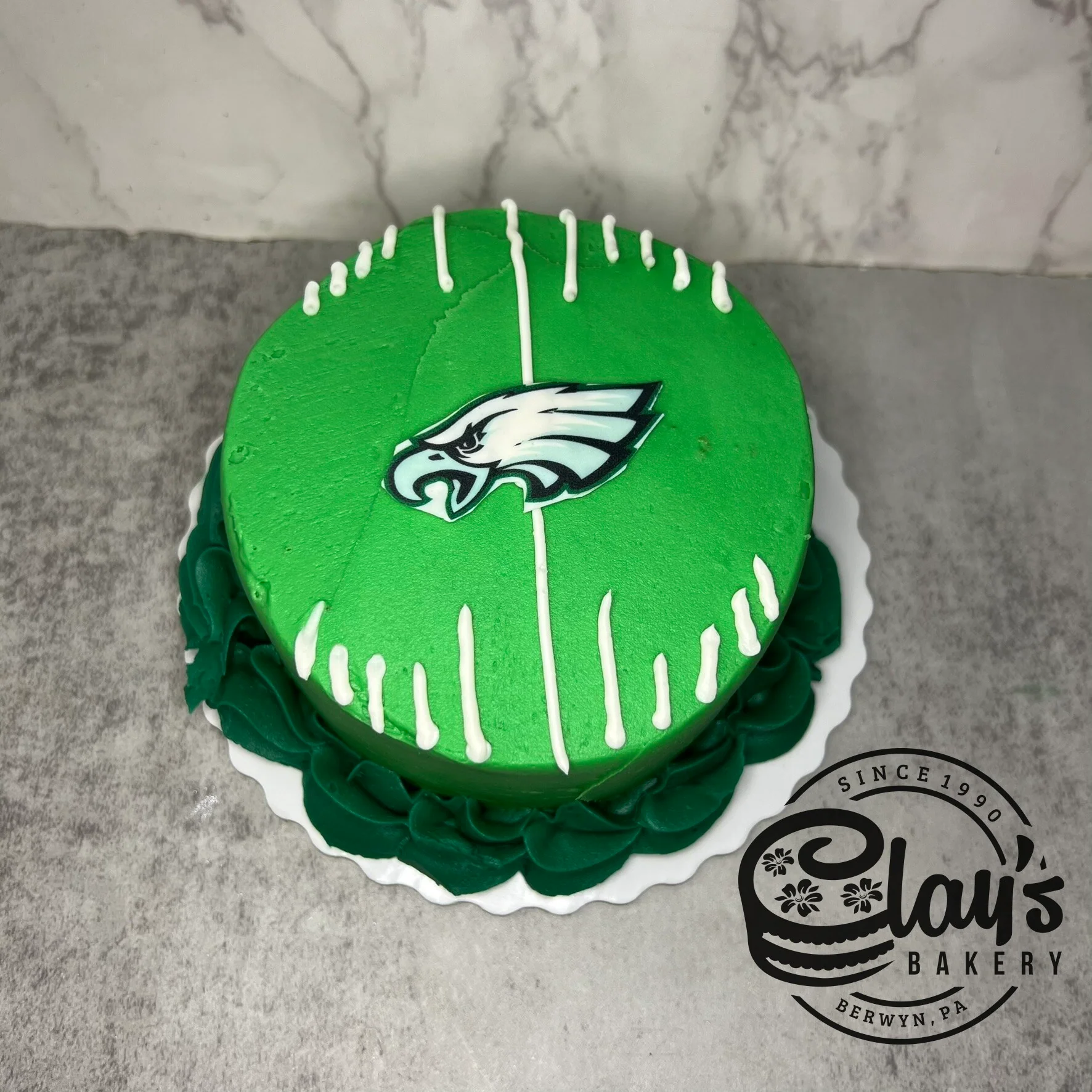 4" Lunchbox Bento Cake (Eagles Football) - Image 7