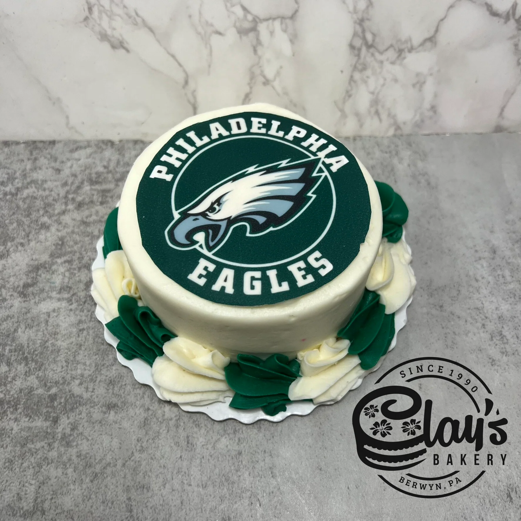 4" Lunchbox Bento Cake (Eagles Football) - Image 8