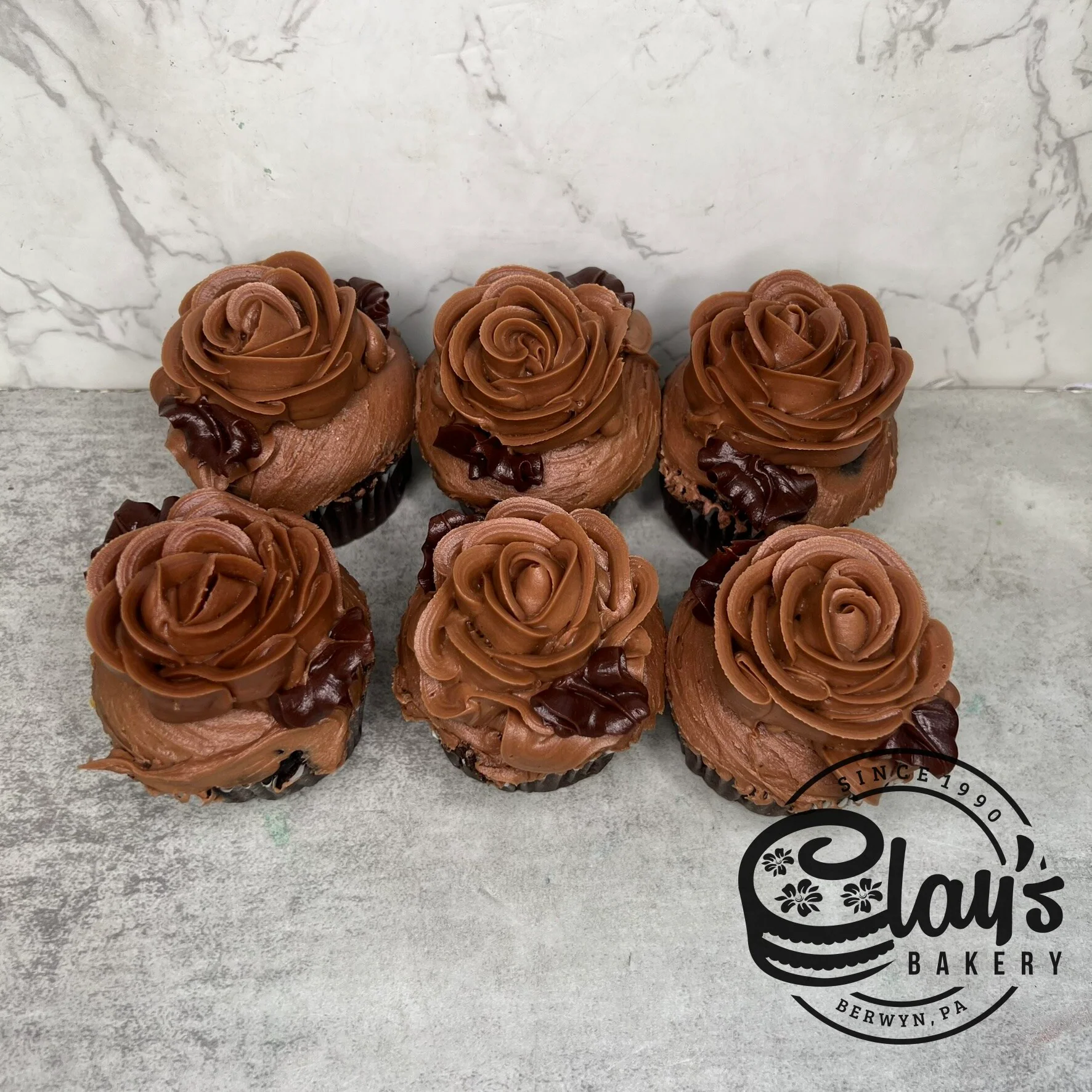 Chocolate Rose Flower Cupcakes - Image 3