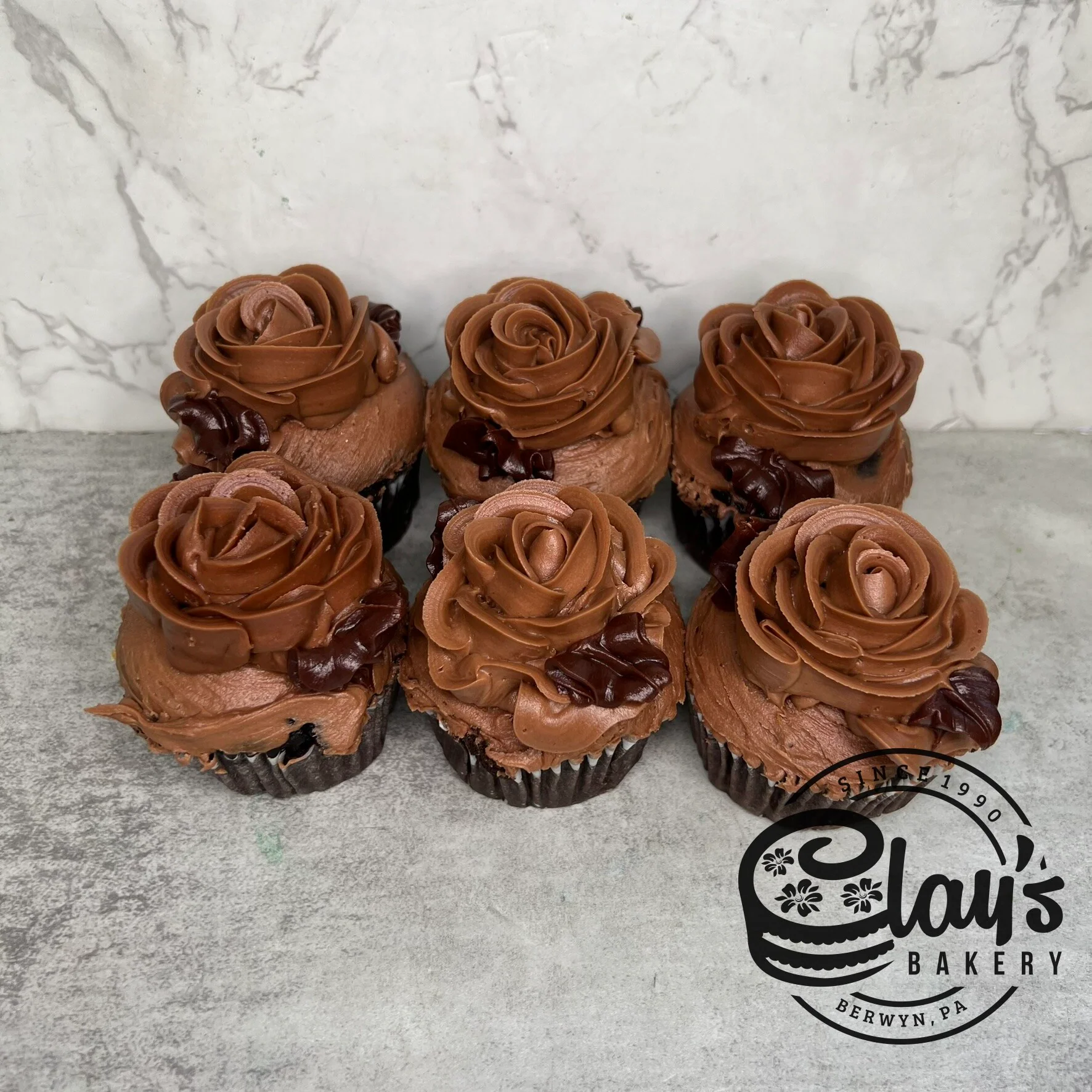 Chocolate Rose Flower Cupcakes - Image 5