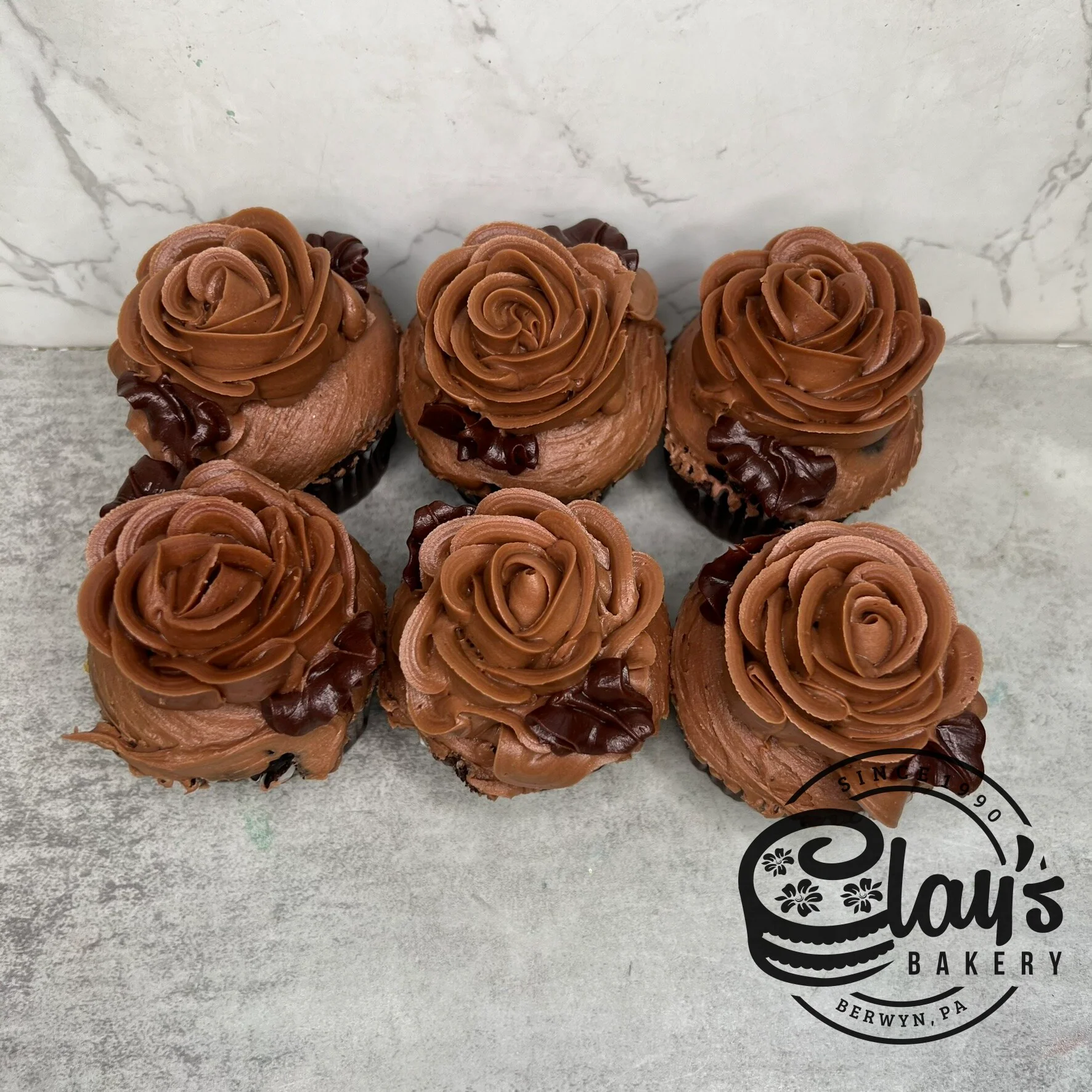Chocolate Rose Flower Cupcakes - Image 6