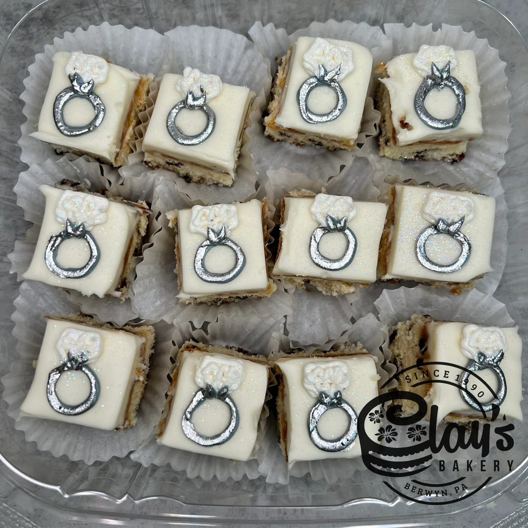 Engagement Petit Fours - Image 2