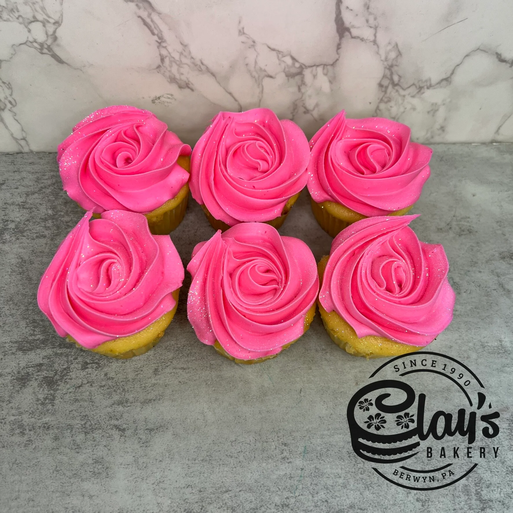 Glitter Star Tip Cupcakes - Image 2