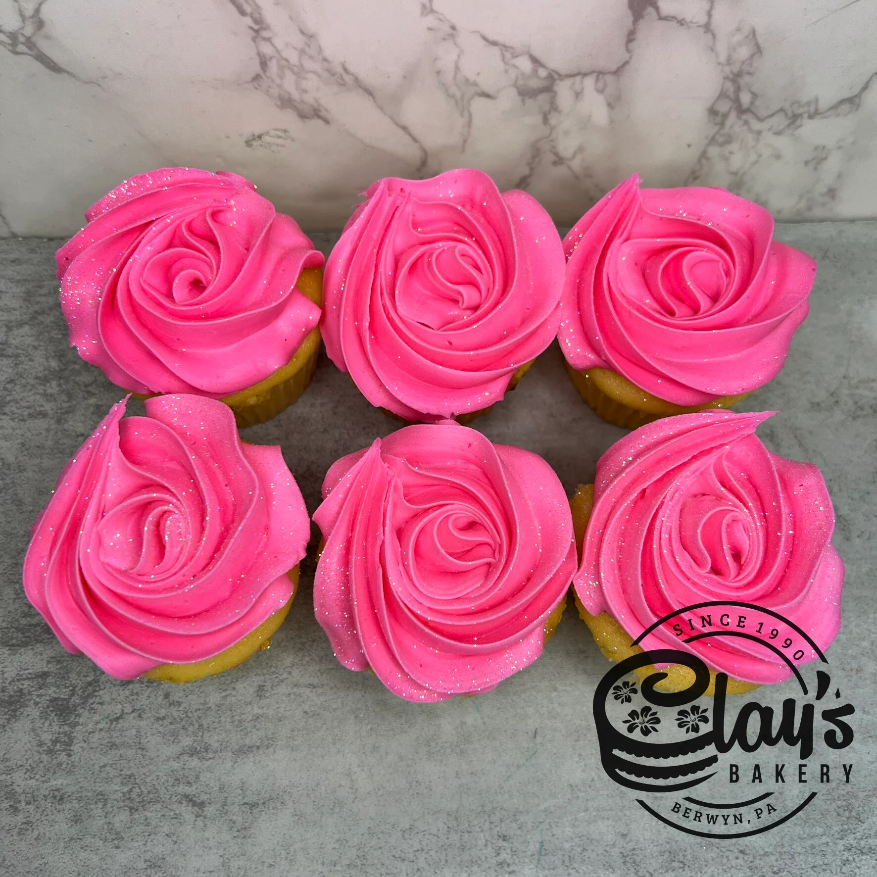 Glitter Star Tip Cupcakes - Image 4