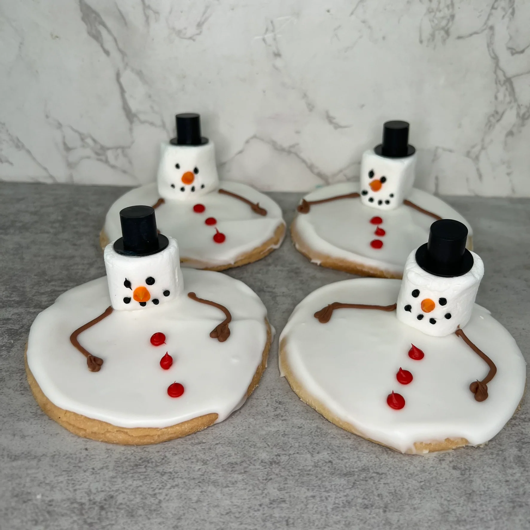 I'M MELTING! Snowman Cookies