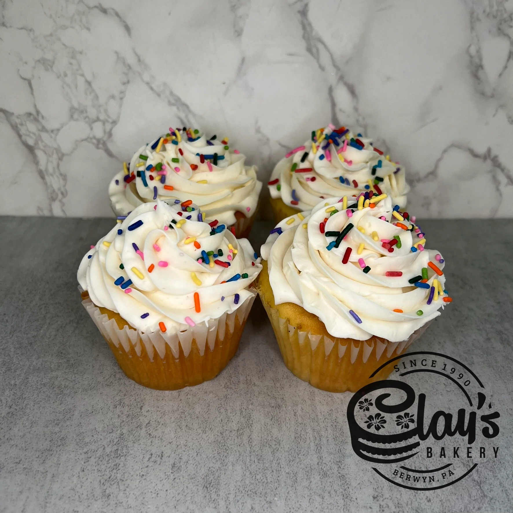 Jumbo Star Tip Cupcakes - Image 5