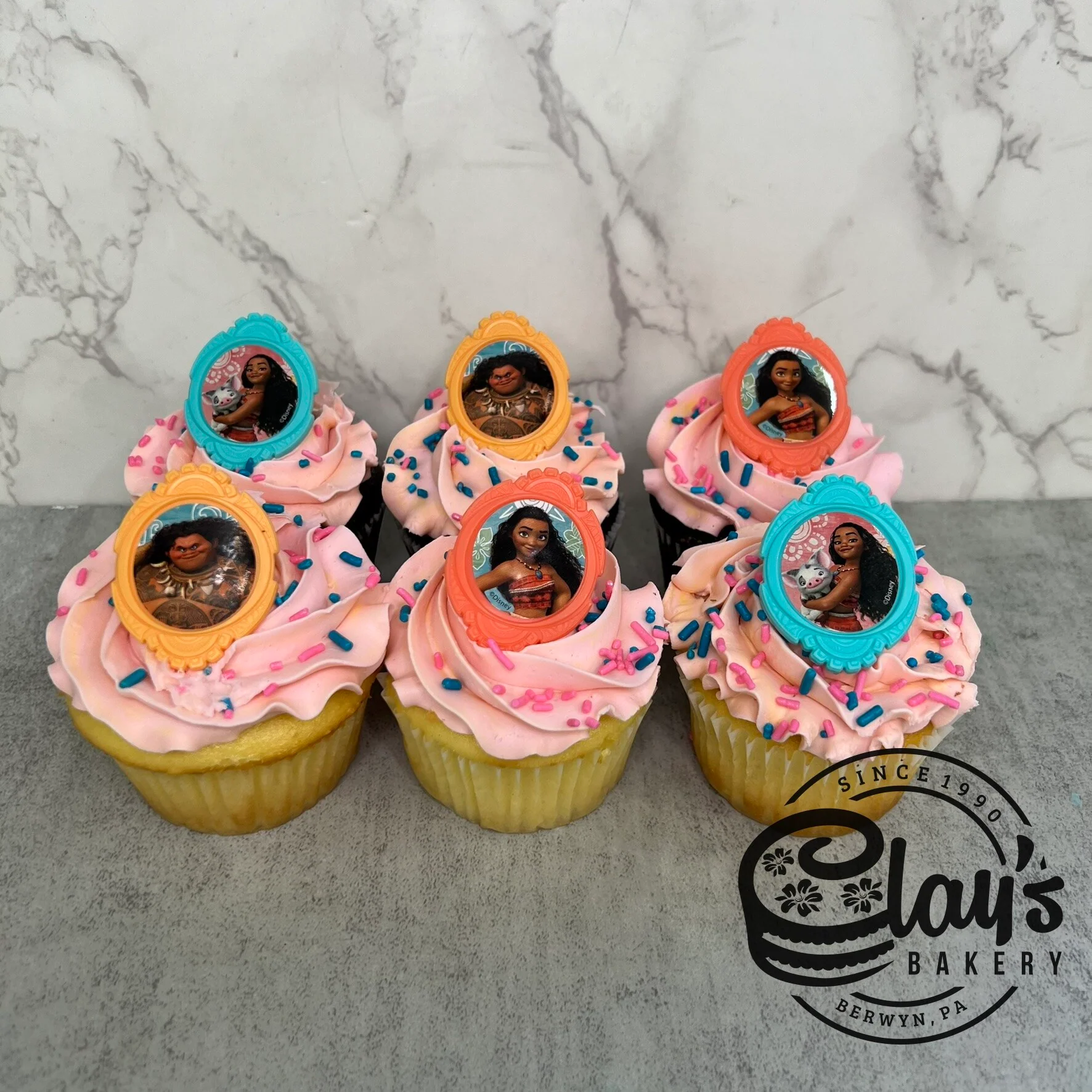 Moana Ring Cupcakes
