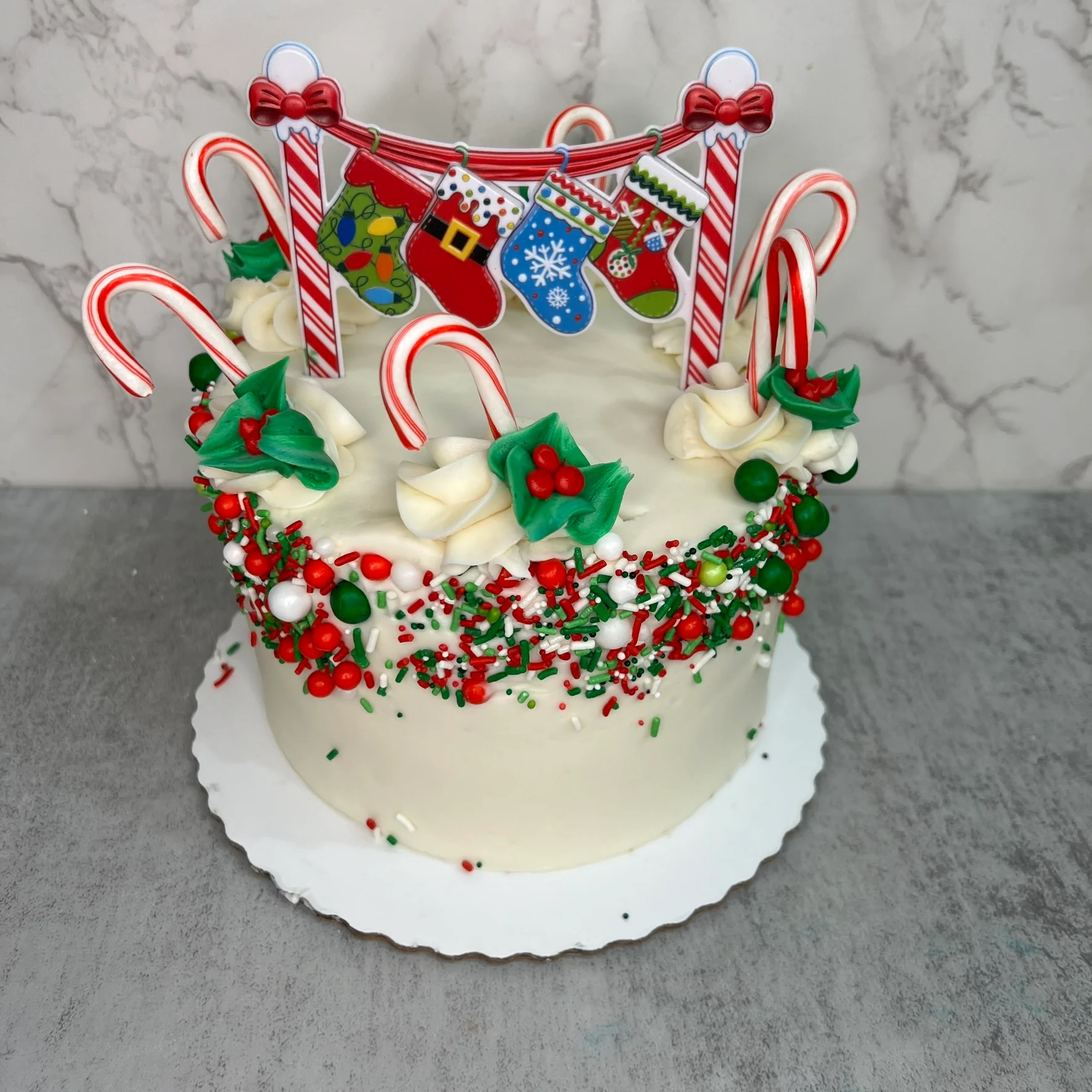 Stockings Hung on the Cake - Image 3