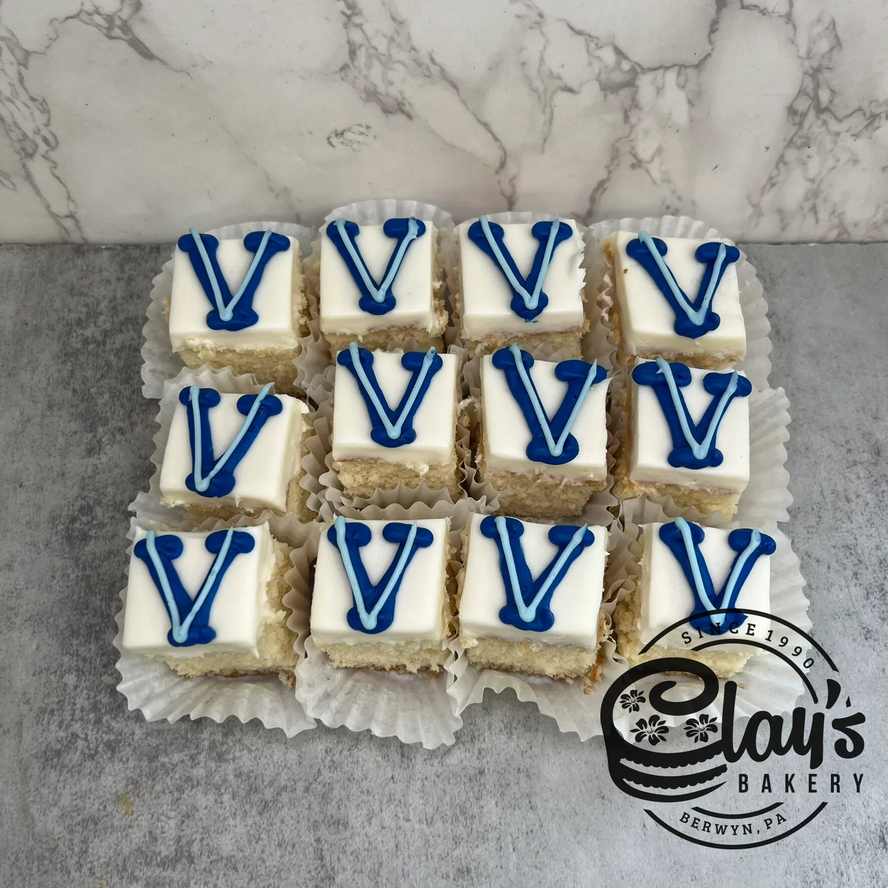Villanova V Petit Fours